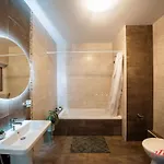 Ferienhaus Marsaskala Duplex With Private Patio Near Promenade Tas-Sienja