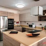 Marsaskala Duplex With Private Patio Near Promenade Ferienhaus Tas-Sienja