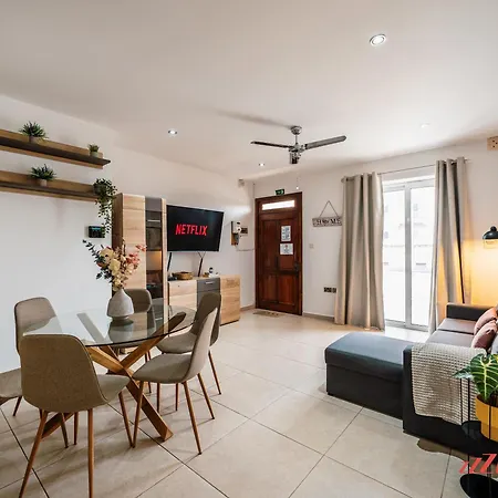 Marsaskala Duplex With Private Patio Near Promenade
