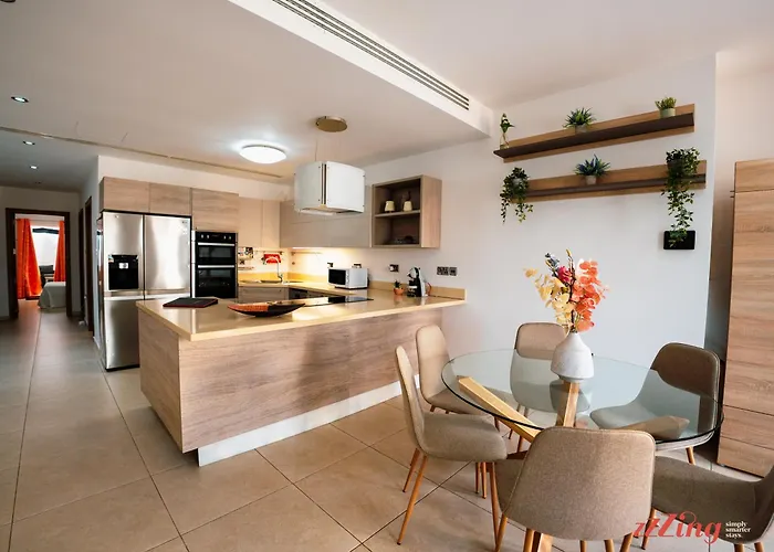 Marsaskala Duplex With Private Patio Near Promenade Tas-Sienja